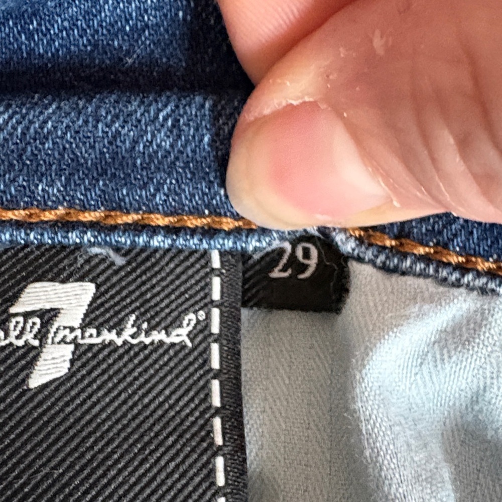 7 For All Mankind Jeans. Size 29 - Picture 7 of 7